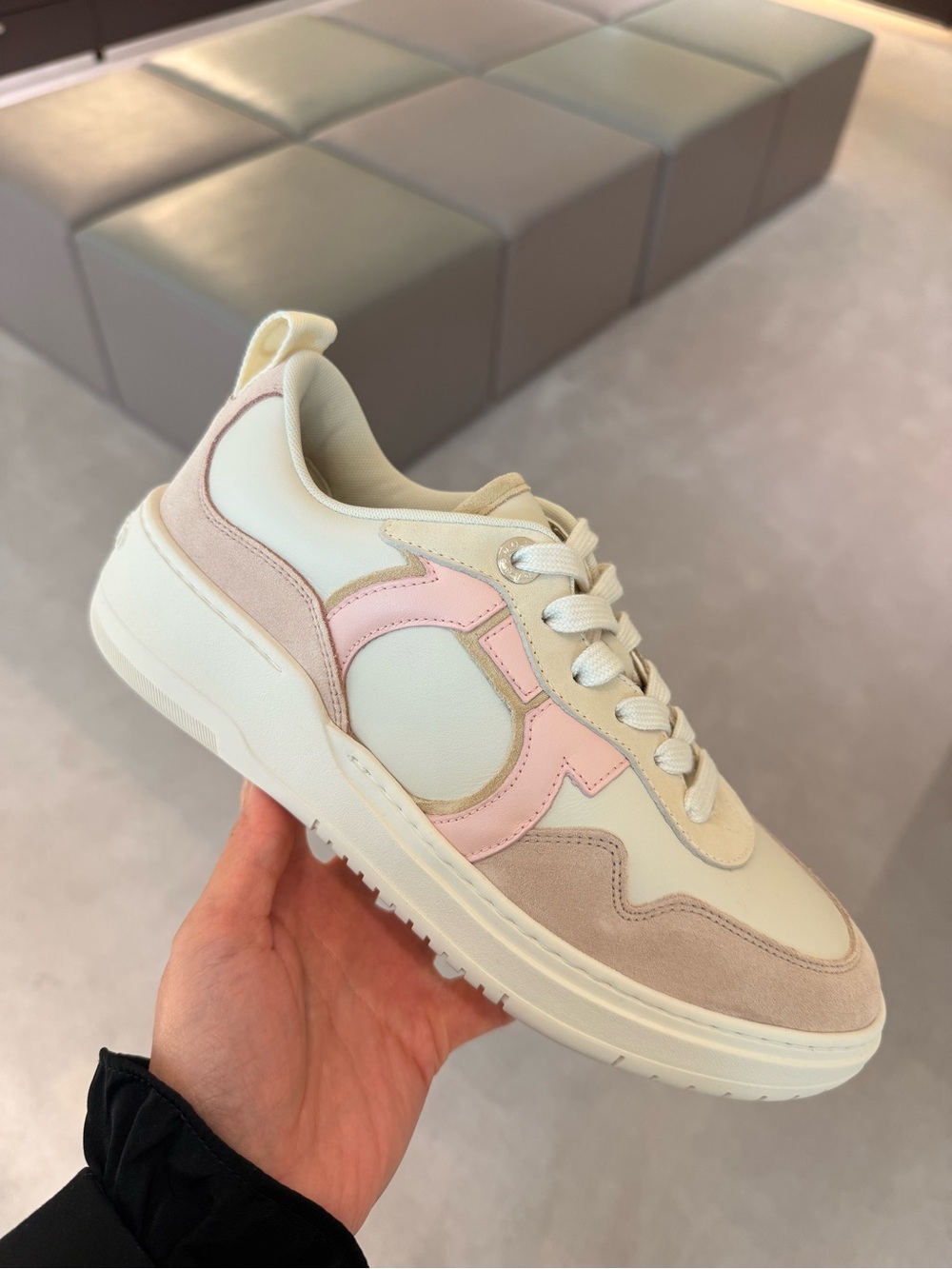 $895 Salvatore Ferragamo Dania Women's Double Gancini Sneakers Powder Pink